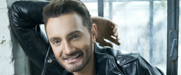 «Αδυναμία Μου» |  Ο Χρήστος Μενιδιάτης παρουσιάζει το νέο του τραγούδι!