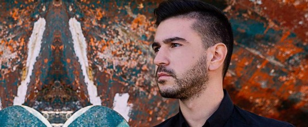 "Χαράματα"| Ο Δημήτρης Χριστοδουλάκης του Rising Star μας παρουσιάζει το νέο του τραγούδι!