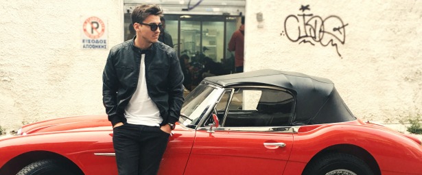 Πάρις| Ακούστε το νέο του τραγούδι με τίτλο "Φύγε από μένα"