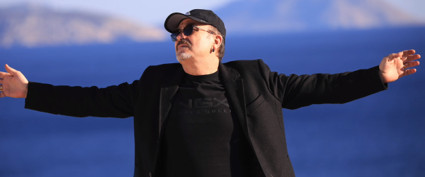 "Υπάρχω και γω" | Ακούστε το νέο τραγούδι του Σταμάτη Γονίδη!