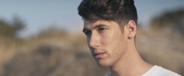 "Νιώσε Μόνο Εμένα"| Το νέο ερωτικό τραγούδι του Jimmy Gian κυκλοφορεί μαζί με το video clip του!