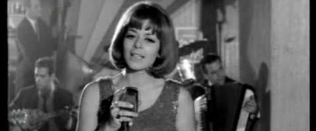 Έφυγε από τη ζωή η τραγουδίστρια Έλενα Κυρανά