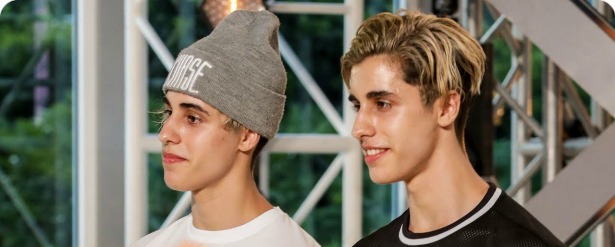 Pretty Boy Karma| Οι δίδυμοι σωσίες του Justin Bieber με καταγωγή από την Ελλάδα στο Βρετανικό X Factor!