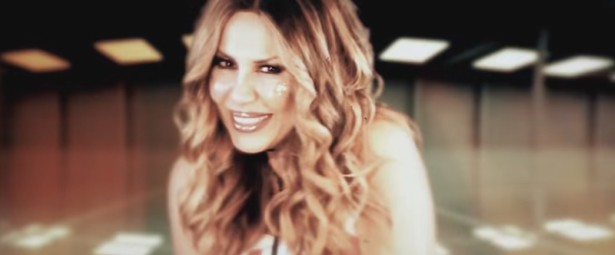 Δυναμική επιστροφή για τη Στέλλα Γεωργιάδου με νέο τραγούδι δια χειρός καλλιτεχνών - έκπληξη!