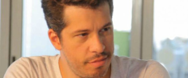 Χάρης Βαρθακούρης | Ποια τραγουδίστρια επέμενε να φωτογραφηθεί μαζί του;