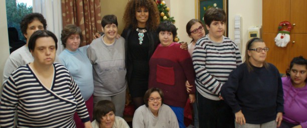 Η Shaya κοντά στα παιδιά με σύνδρομο down!