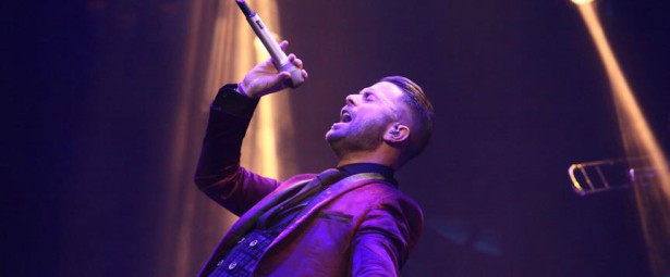 "Φώναξέ Με"| Ο Ηλίας Βρεττός υποδέχεται το νέο έτος με ολοκαίνουριο τραγούδι! (teaser)