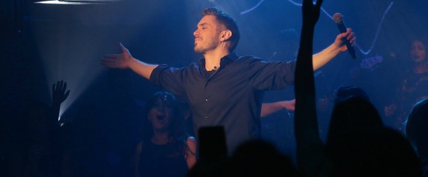 Ο Μιχάλης Χατζηγιάννης επέστρεψε «Στο Φως»!