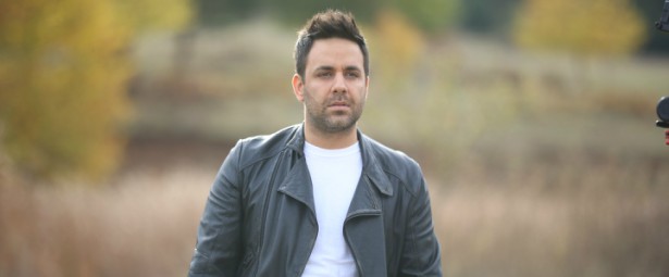 Γιώργος Γιαννιάς| Δείτε φωτογραφίες από τα γυρίσματα του νέου του video clip "Πάνω Στα Σύρματα"!