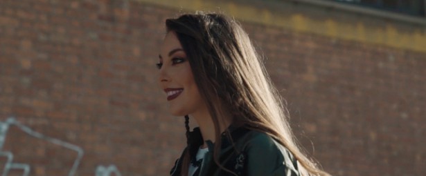 "Kiss and tell"| Η Panik Records μας συστήνει το νέο της αστέρι, την Ελληνοκαναδή Matina!