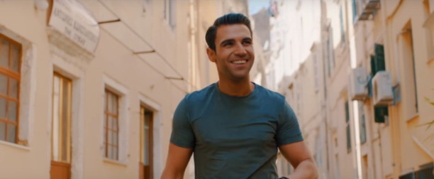 "Γέλα μου | Ο Πέτρος Ιακωβίδης μας παρουσιάζει τη νέα του επιτυχία!