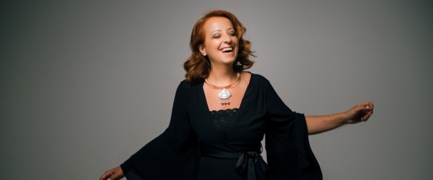 «Ένα βήμα μπροστά» | H Λυδία Σέρβου στη Σφίγγα τη Πέμπτη 29 Μαρτίου!