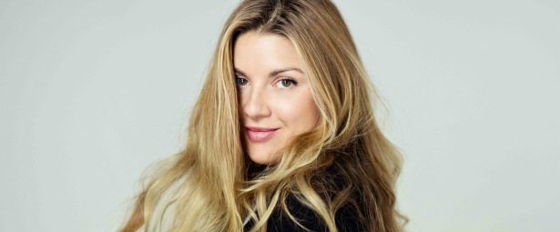 H Στέλλα Βεϊνόγλου «ανοίγει» τα χαρτιά της αποκλειστικά στο tralala.gr!