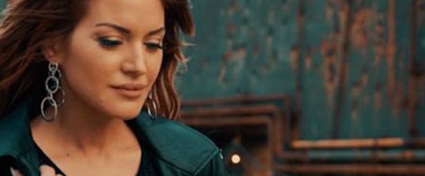 "Χορεύω"| Το νέο τραγούδι και video clip της Αλκμήνης Χατζηγιάννη!