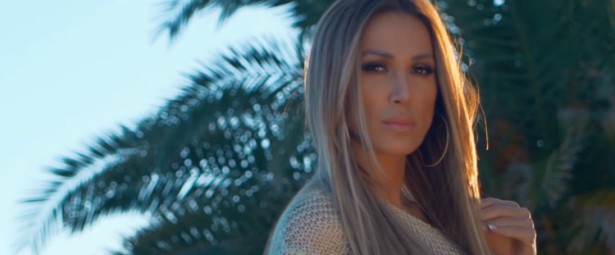 Η Αθηνά Πολίτη μας λέει "Τάξε Μου" μέσα από το νέο της τραγούδι!