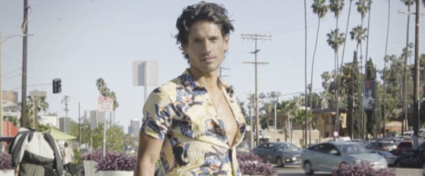 Ο Πάνος Βλάχος εντυπωσιάζει στο νέο τραγούδι και video clip του με τίτλο "Λαχείο"