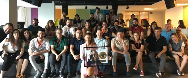 Ελένη Φουρέιρα | Χρυσό το «Fuego» στην Ισπανία!