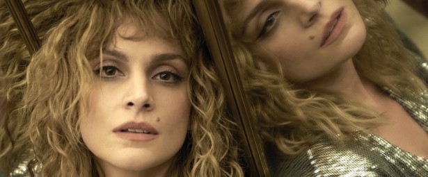 Η Ελεωνόρα Ζουγανέλη φέτος μας προσκαλεί να “διανυκτερεύσουμε” στο Hotel Ερμού!