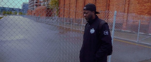 «Μην Με Ξεχνάς»: Το νέο τραγούδι των Vegas είναι αφιερωμένο στους Έλληνες μετανάστες (Backstage pic)