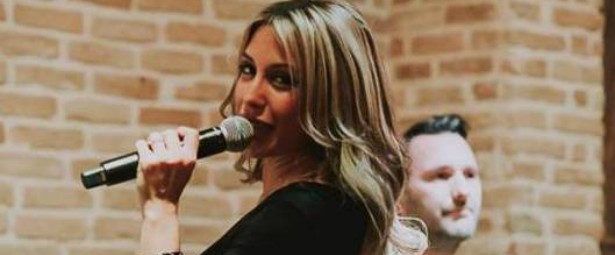 Ποιοι καλλιτέχνες διασκέδασαν με τη Μαρία Καρλάκη;