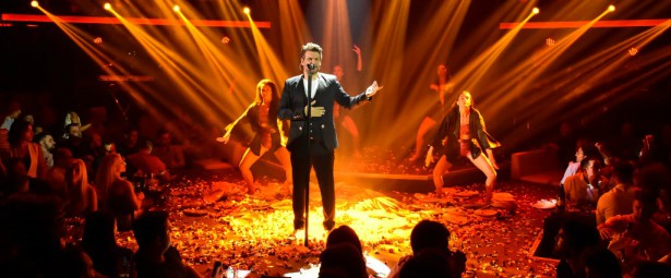 Νύχτες απόλυτου κεφιού με τον Πάνο Κιάμο στο Posidonio!