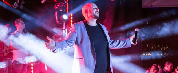 Λευτέρης Κιντάτος: «Ξεκάθαρα» έτοιμος για την πρεμιέρα του στο Romeo Plus της Πάτρας!