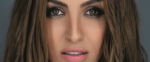 "Κάτι Σκοτεινό"... έχει το νέο τραγούδι & video clip της Έλενας Παπαρίζου!