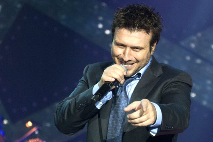 «Όταν Αγαπάς»| Ο καταξιωμένος καλλιτέχνης τραγουδά για το υπέρτατο συναίσθημα!