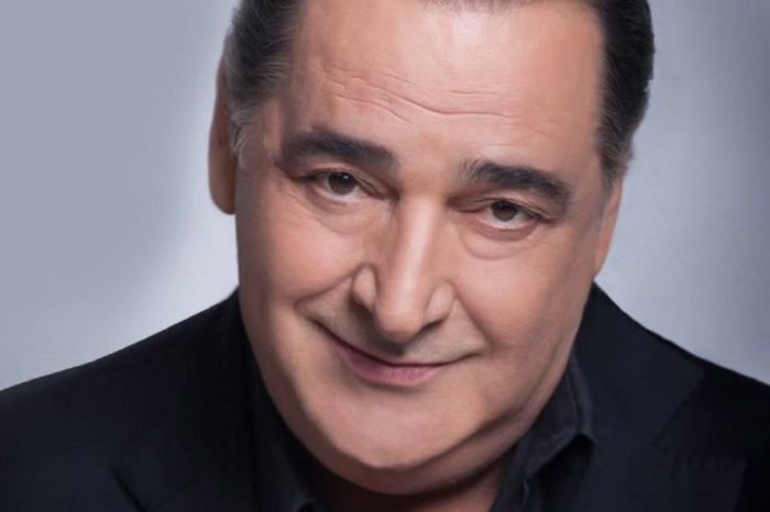 Ο Βασίλης Καρράς αγαπάει: Πότε κυκλοφορεί το νέο του τραγούδι (Pic)