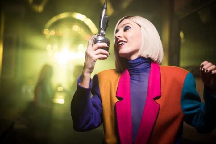 «Να με πάρεις μακριά»: Το νέο video clip της Τάμτα με guests Βουρλιώτη, Κάβουρα, Τρουφάκου