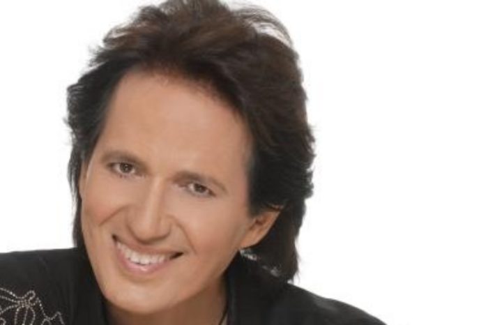 Πασχάλης: Live 2018 The Party Goes On