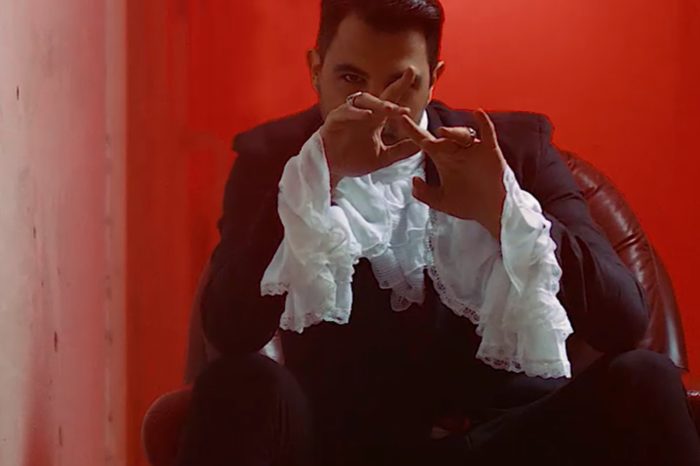 «Ο τρελός»: Επιστρέφει με ένα δυναμικό τραγούδι και βίντεο - έκπληξη ο Δήμος Αναστασιάδης