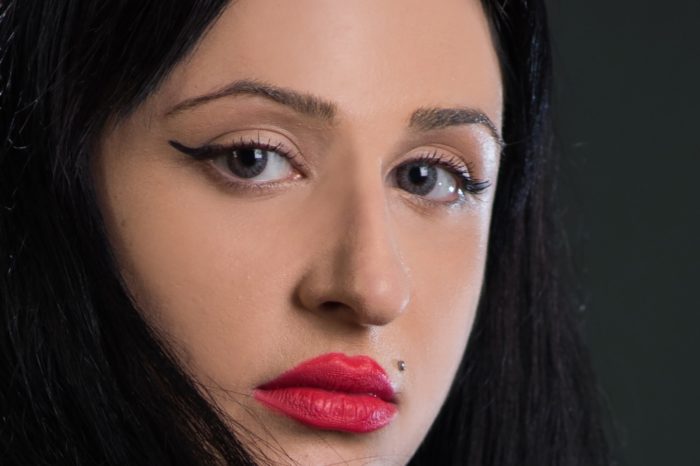 «Αχ τι έκανες»: Νέο τραγούδι για τη Φαίη Ρουμπίνη