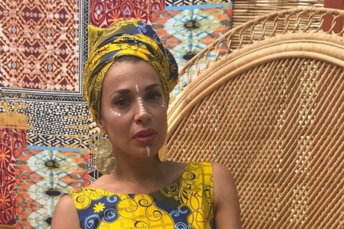 Ελένη Χατζίδου: Τώρα και στον κινηματογράφο - Με Africa look