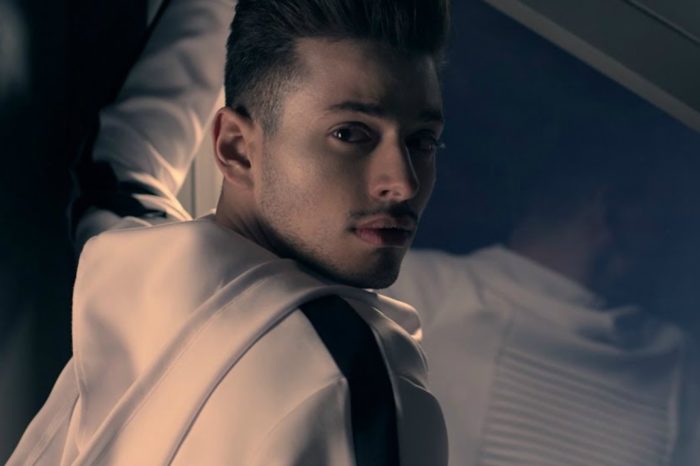 Βαγγέλης Κακουριώτης | Κυκλοφορεί το πιο ερωτικό γιορτινό τραγούδι!