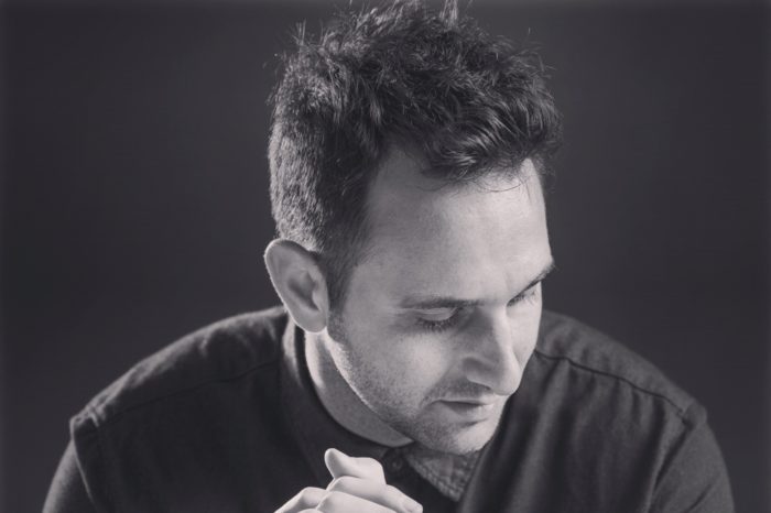 Livin R: Ο ταλαντούχος DJ από τα Χανιά που «μαγεύει» τα Βαλκάνια (video & photo)