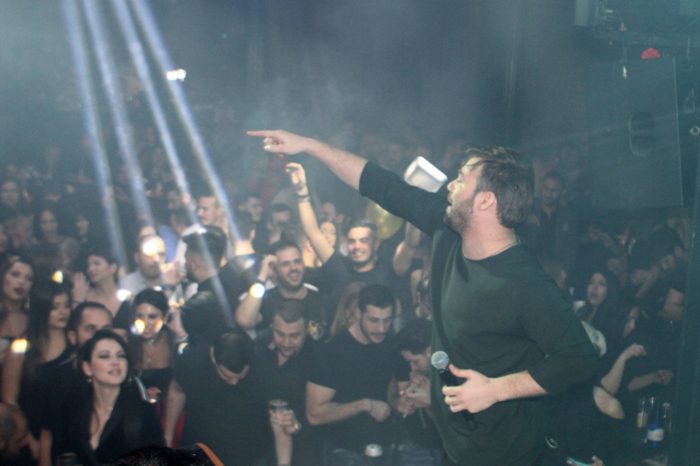 Η λαμπερή πρεμιέρα του Γιώργου Σαμπάνη στο “Casper at Verykoko” της Θεσσαλονίκης!