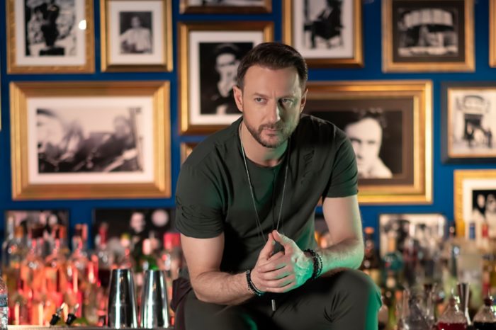 Δείτε πως γυρίστηκε το video clip του Κώστα Καραφώτη για το ολοκαίνουργιο τραγούδι του!