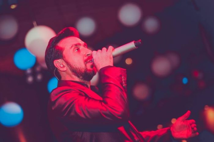 Οι Sold Out Εμφανίσεις του Θάνου Πετρέλη στην Γλυφάδα