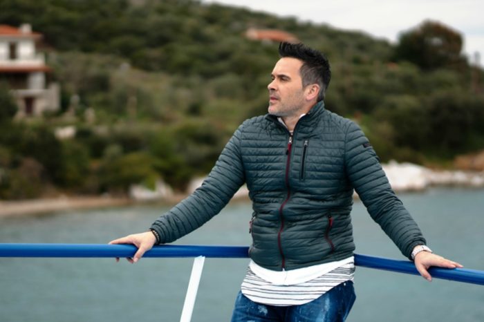 «Στον ίδιο το ρυθμό» με τον Βασίλη Μπατή| Δείτε το νέο video clip!