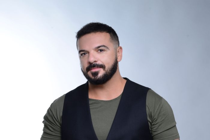 Tριαντάφυλλος: Κυκλοφόρησε το νέο του τραγούδι με τίτλο "Τα Σπάω"