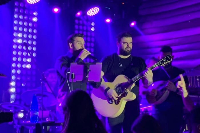 Θάνος Πετρέλης - Ηλίας Καμπακάκης: Αποθεώθηκαν on stage!