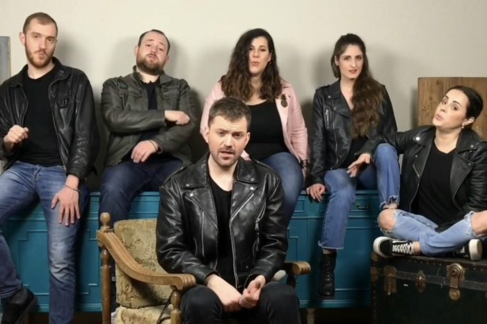 Νικόλας Ραπτάκης - “Evolution of Greek TV”| 40+ τραγούδια αγαπημένων ελληνικών σειρών σε 9 μόνο λεπτά!