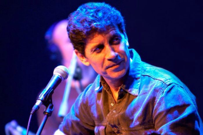 «Γίνε»| Το νέο τραγούδι του Σωκράτη Μάλαμα κυκλοφορεί!