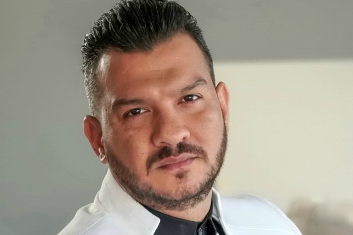 "Γιατί να σ' αγαπώ"| Ο Θοδωρής Βερλής στο νέο του video clip!