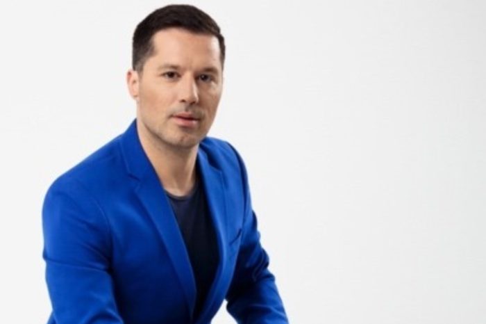 «Που Και Που»| Το νέο τραγούδι του Αδάμ Τσαρούχη δια χειρός Πέννυς Μπαλτατζή!