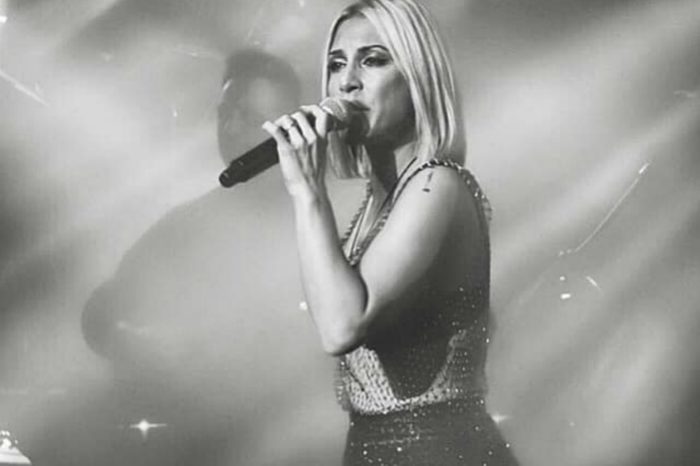 Μαρία Καρλάκη | Δείτε ποιοι διασκέδασαν μαζί της στην live εμφάνιση της!