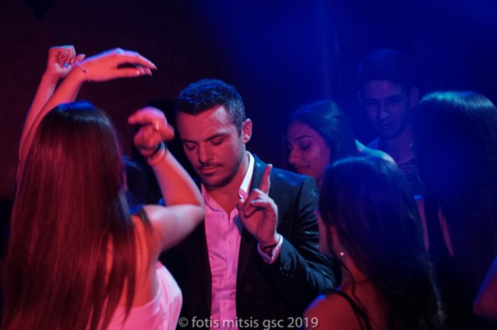 "Diva"| Ο Κώστας Δόξας κερδίζει τις εντυπώσεις με το νέο του τραγούδι και video clip!