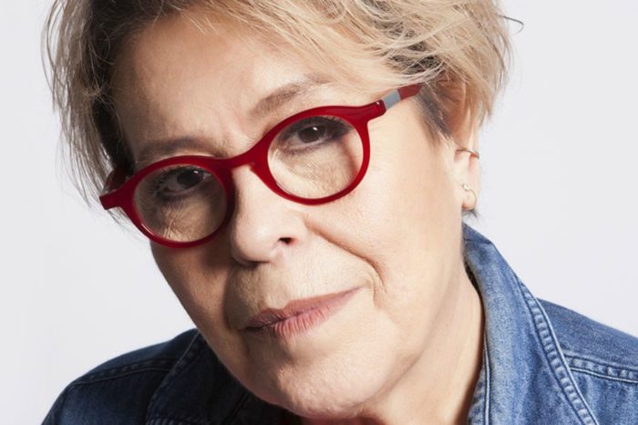 Papercut, Νίκος Μωραΐτης και Δήμητρα Γαλάνη μας παρουσιάζουν το ολοκαίνουριο "Και Τ’ Άλλο Καλοκαίρι"!