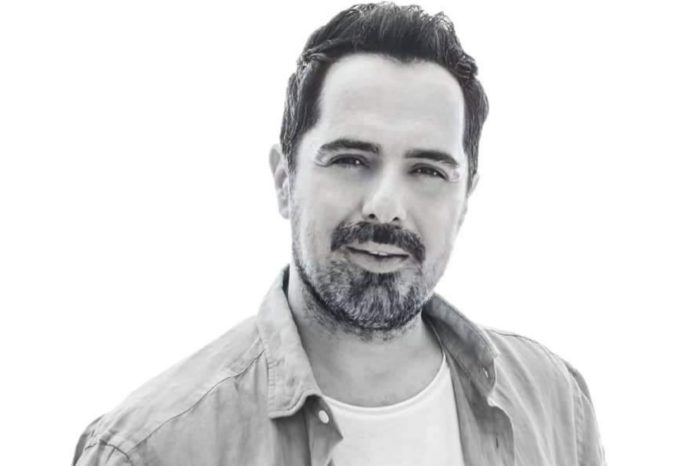 «Δεν πάω καλά»: Η νέα επιτυχία του Μάκη Δημάκη!